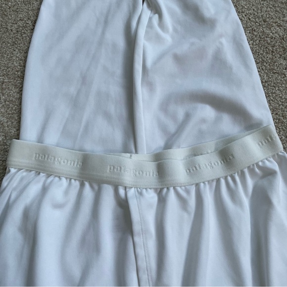 Patagonia Men’s White Performance Base layer Size Medium - Picture 5 of 10